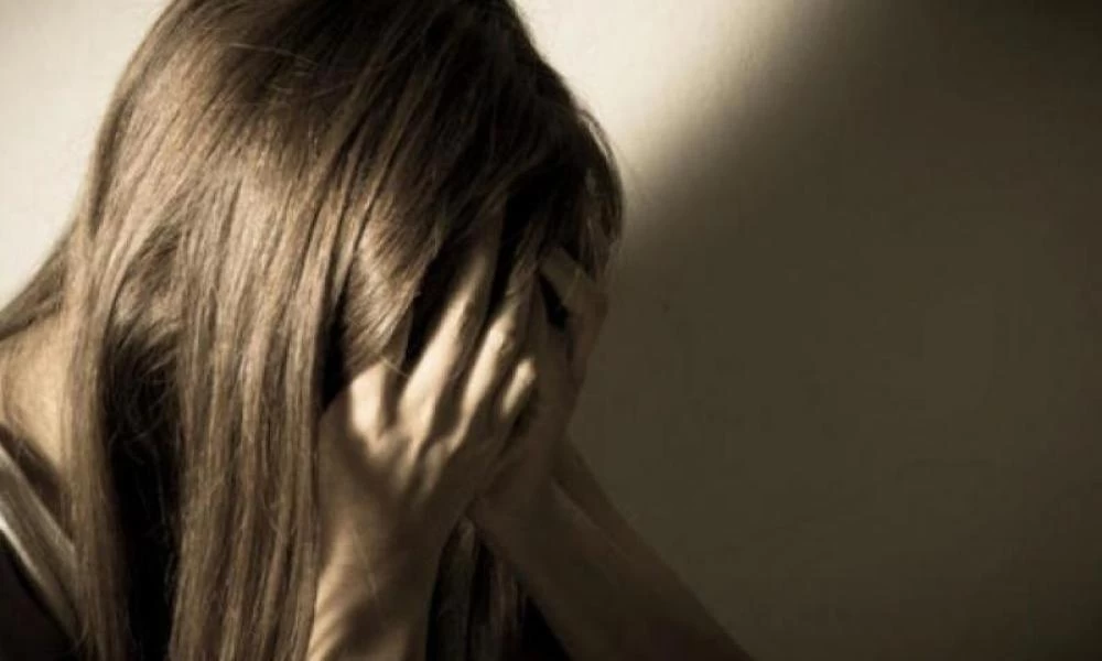 Ελεύθερος ο καθηγητής που κατηγορείται για ασέλγεια σε μαθήτρια